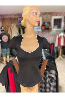 T-shirt pin-up noir années 50
