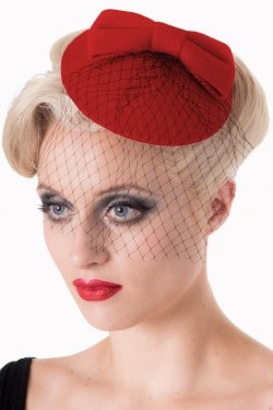 Chapeau rouge rétro, bibi