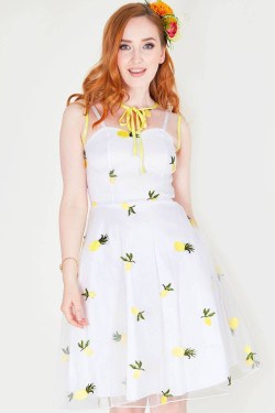 Robe rockabilly à fleurs blanche années 50 femme