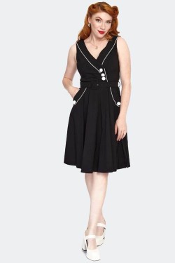 Robe noire swing