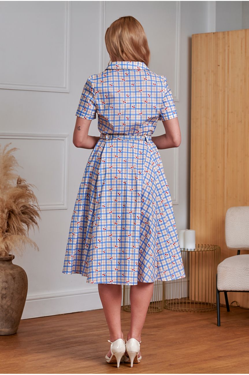 Robe gingham bleu blanc petites cerises rouges col chemise pin-up retro