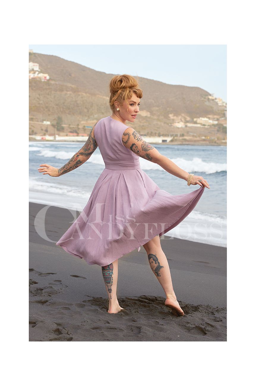 Robe mauve poudre col V drapé jupe swing plage vent silhouette pin-up retro vintage